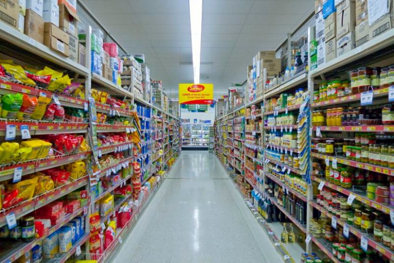 grocery-store-isle